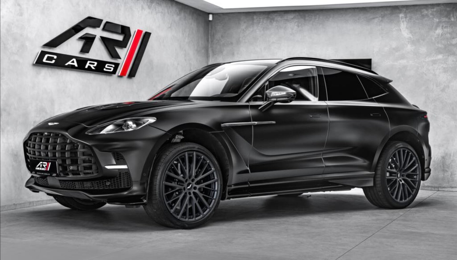 Aston Martin DBX OV,Ru DBX 707  V8 AWD