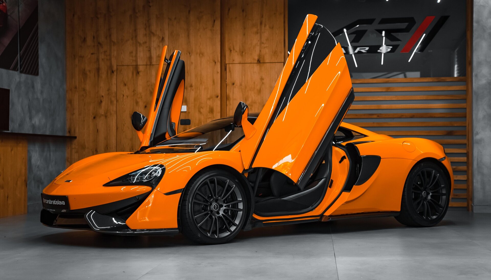 McLaren 570S SPIDER, KARBÓN, LIFT