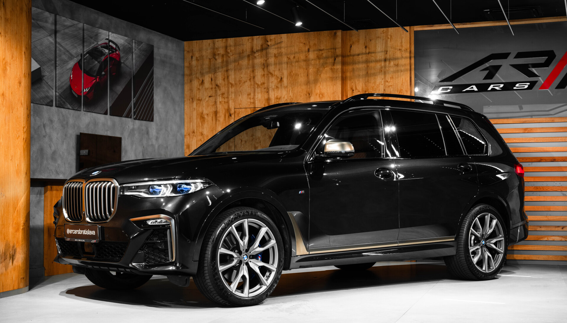 BMW X7 4.4 M50i xDrive, H/K, LASER, PANO, ZÁRUKA