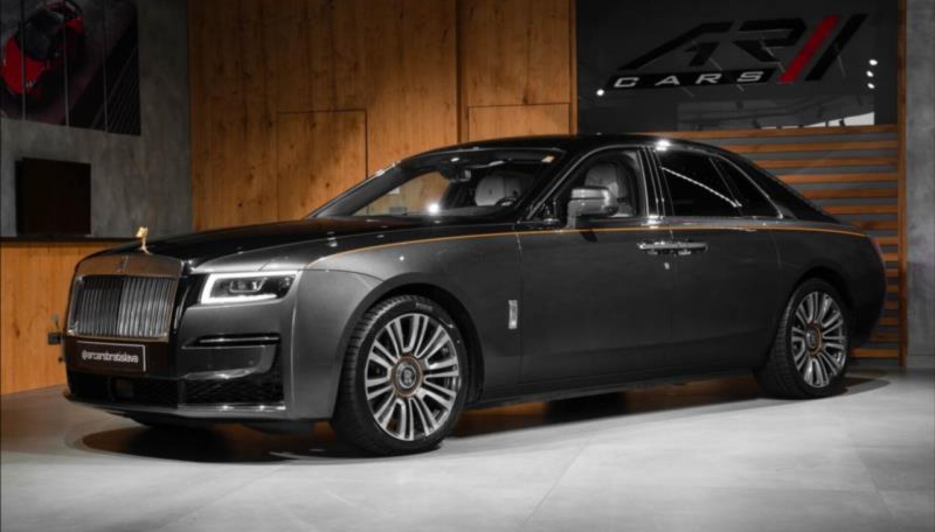 Rolls-Royce Ghost 6,8 BESPOKE AUDIO, STARLIGHT