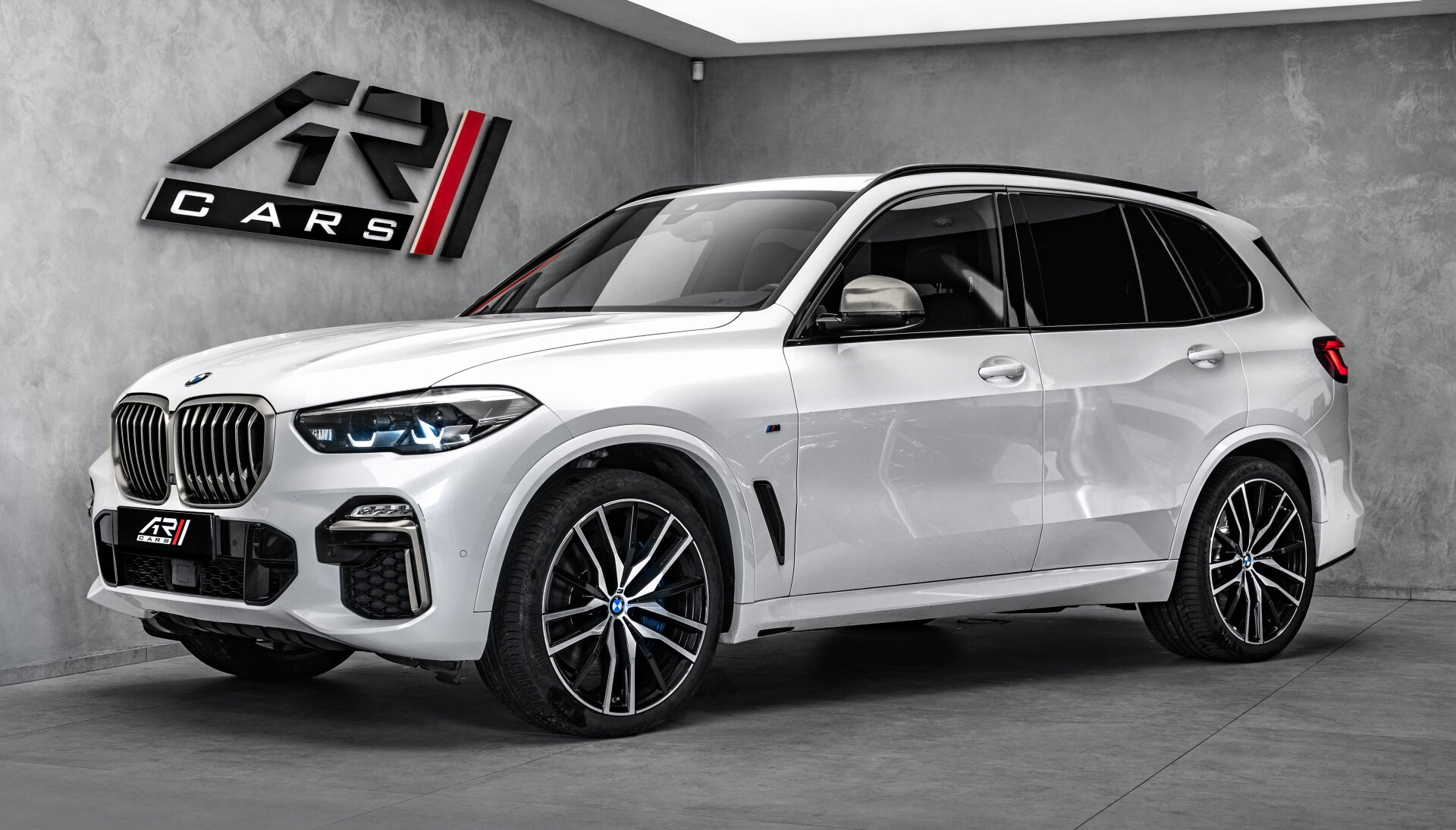 BMW X5 M50d, vzduch, head-up, H/K