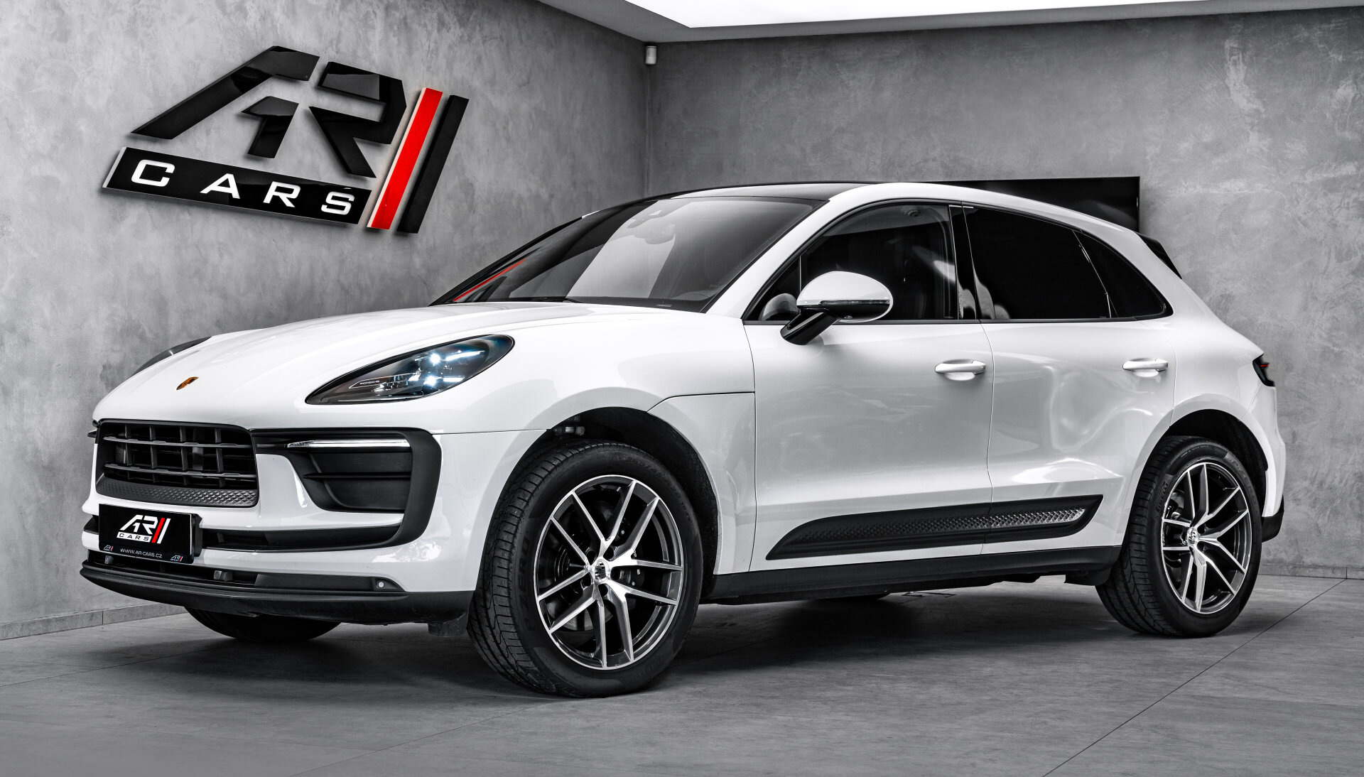 Porsche Macan 2,0 195kW, PDLS, PCM, KAMERA