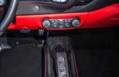 Ferrari 488 Spider, karbonová sedadla, kamera, skladem