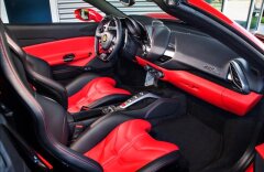 Ferrari 488 Spider, karbonová sedadla, kamera, skladem
