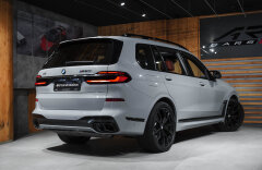 BMW X7 4.4 M60i xDrive, INDIVIDUAL, B&W, MASÁŽE