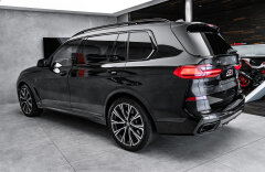 BMW X7 M50i xDrive Individual Pano