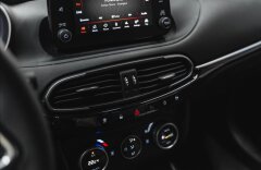 Fiat Tipo 1,0 CROSS FIREFLY, CARPLAY, LED, KAMERA, NAVI