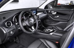 Mercedes-Benz GLC 250d 4Matic, LED, air body, asistenty, CZ