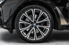 BMW X7 4.4 M50i xDrive AT