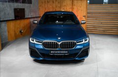 BMW Řada 5 4,4 M550i xDrive, H/K, HEAD-UP, PANO, LASER