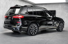 BMW X7 4.4 M50i xDrive AT