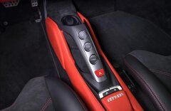 Ferrari 488 GTB racing seats, Alcantara, kamera,karbon