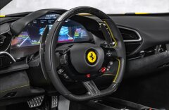 Ferrari 296 GTB Lift, racing sedadla, 360° kamera, JBL