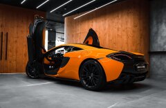 McLaren 570S SPIDER, KARBÓN, LIFT