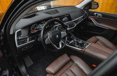 BMW X7 BR xDrive 30d, H/K, PANO, MASÁŽE, ZÁRUKA