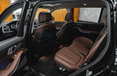 BMW X7 BR xDrive 30d, H/K, PANO, MASÁŽE, ZÁRUKA