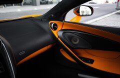 McLaren 570S SPIDER, KARBÓN, LIFT