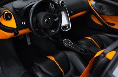 McLaren 570S SPIDER, KARBÓN, LIFT