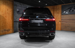 BMW X7 BR xDrive 30d, H/K, PANO, MASÁŽE, ZÁRUKA