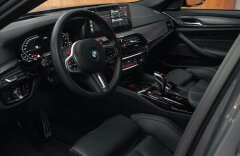 BMW M5 4,4 COMPETITION, KERAMICKÉ BRZDY, LASER, H/K, ZÁRUKA