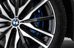 BMW X5 M50d, vzduch, head-up, H/K