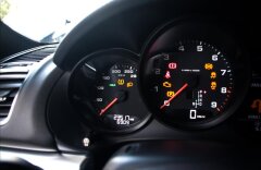 Porsche Cayman PDK, aktivní podvozek PASM, PDLS světlomety