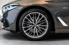 BMW Řada 5 540i xD Touring, Sport line, Individual