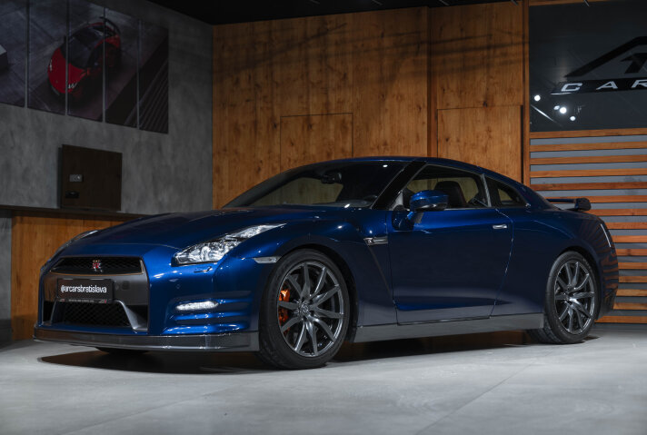 Nissan GT-R Black Edition