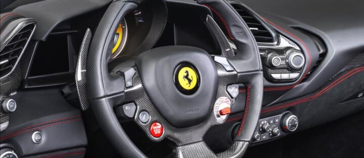Ferrari 488 Spider, karbonová sedadla, lift, kamera, skladem!!
